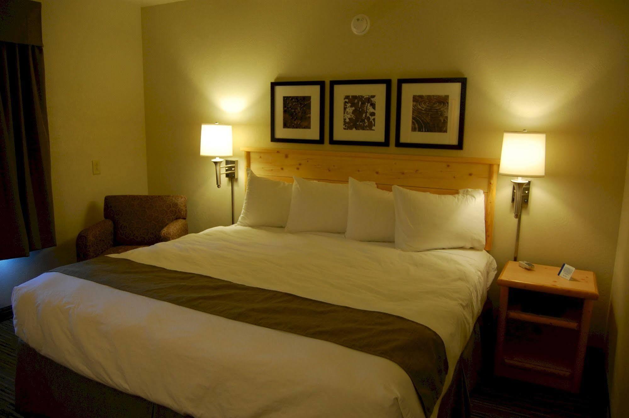 Days Inn And Suites By Wyndham Downtown Missoula-University Экстерьер фото